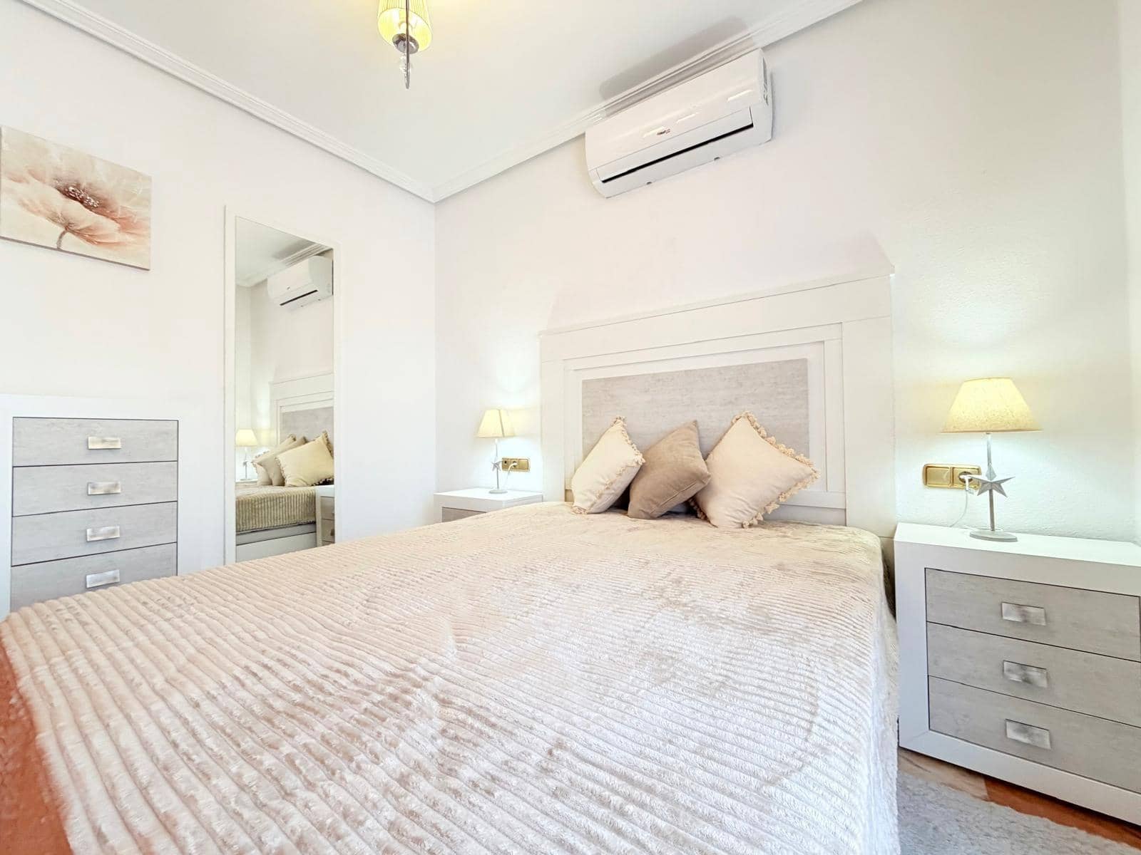 2 quarto Moradia em Banda para venda em Filipinas com piscina garagem - 220 000 € (Ref: 10034016)