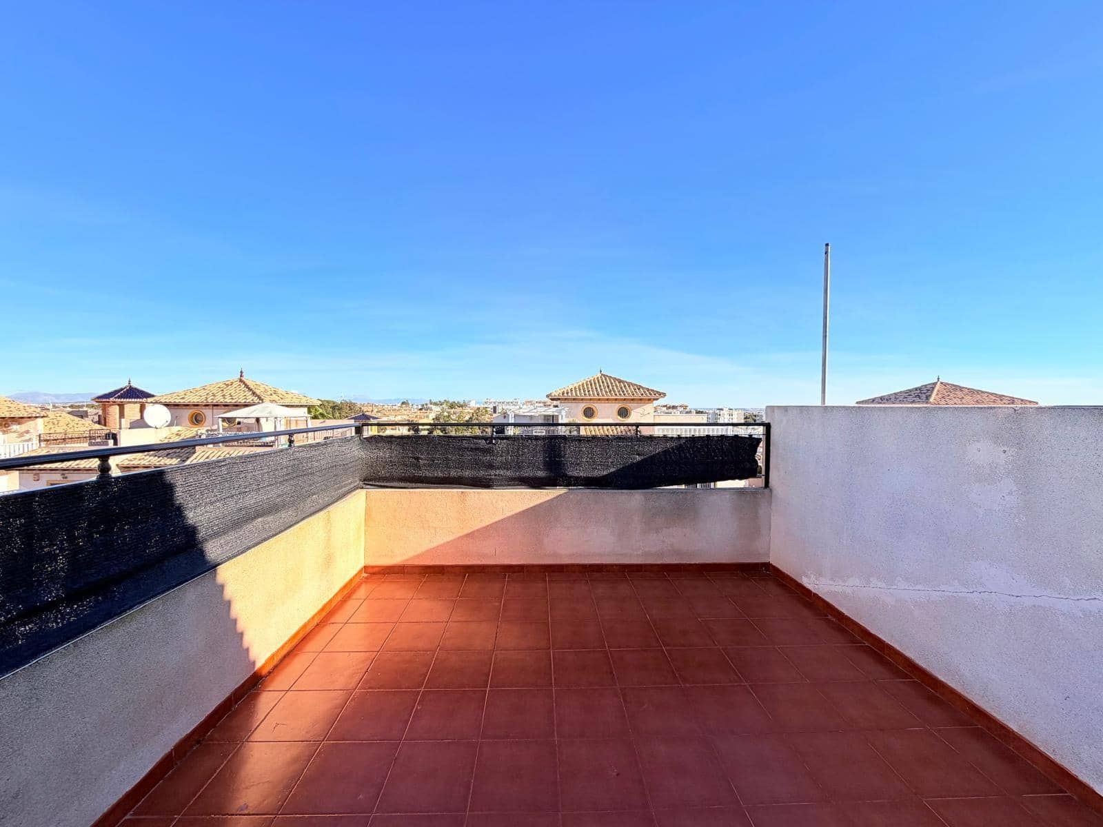 2 quarto Moradia em Banda para venda em Filipinas com piscina garagem - 220 000 € (Ref: 10034016)