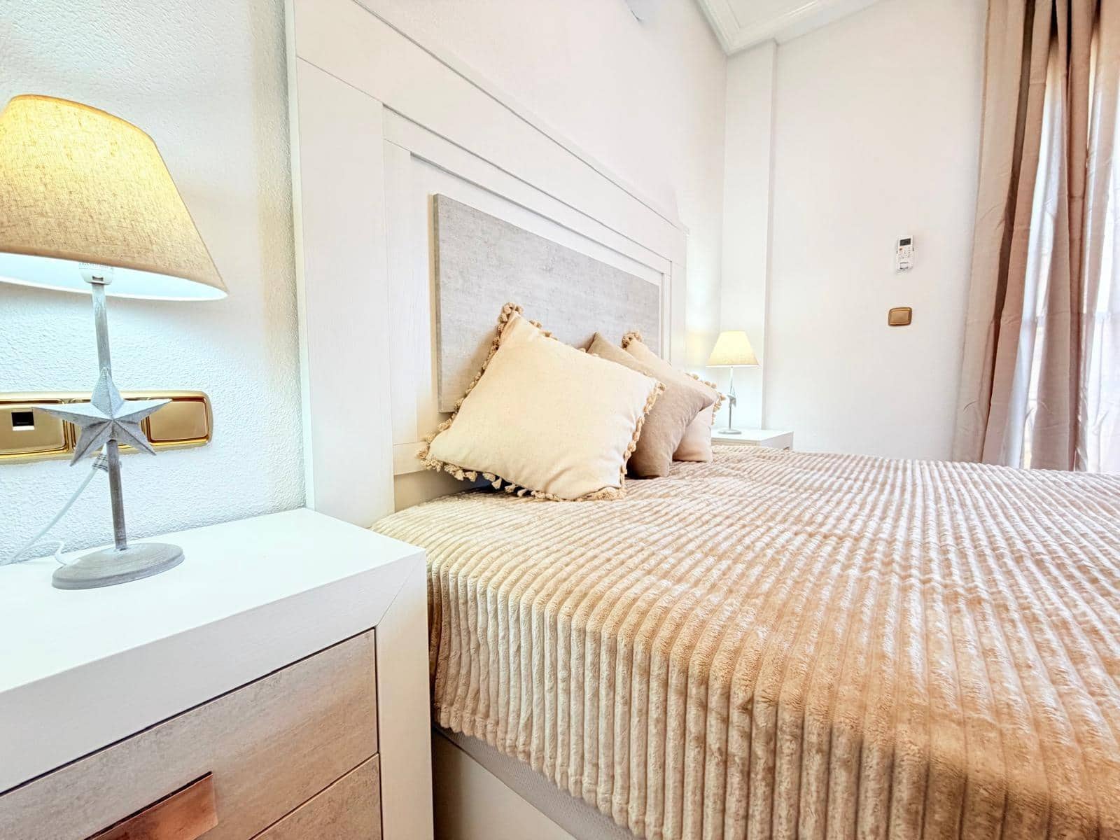 2 quarto Moradia em Banda para venda em Filipinas com piscina garagem - 220 000 € (Ref: 10034016)