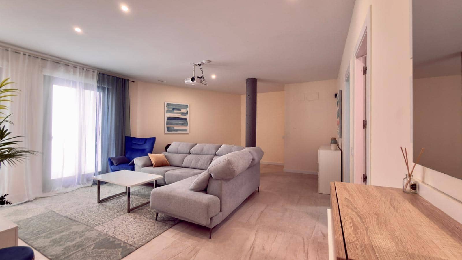 Apartamento de 3 habitaciones en Finestrat en alquiler con piscina garaje - 2.500 € (Ref: 10035422)