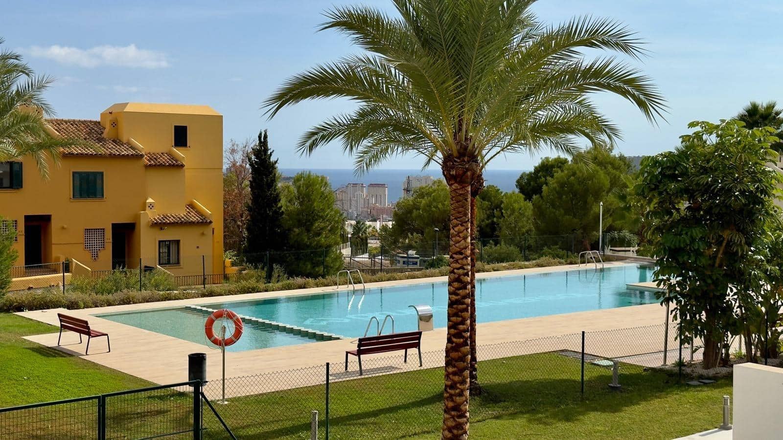 Apartamento de 3 habitaciones en Finestrat en alquiler con piscina garaje - 2.500 € (Ref: 10035422)