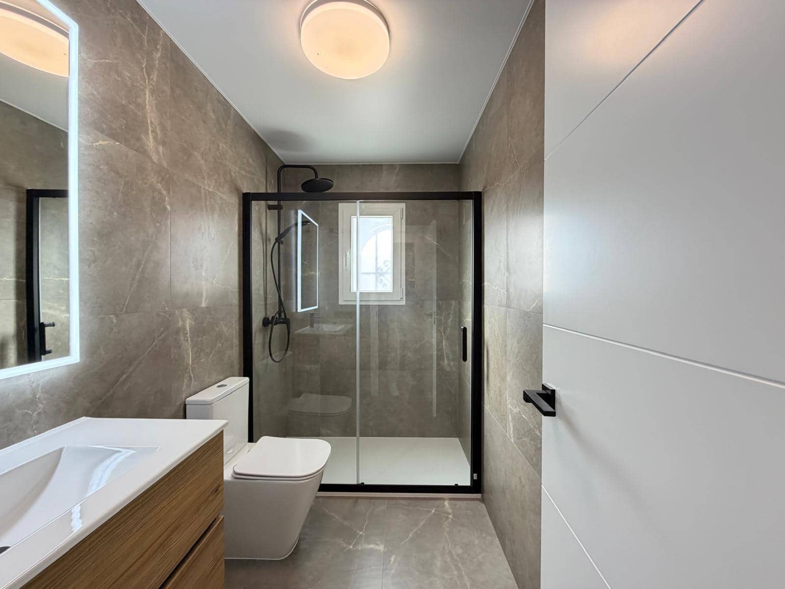 2 Zimmer Reihenhaus zu verkaufen in Torrevieja mit Pool Garage - 249.900 € (Ref: 10035423)