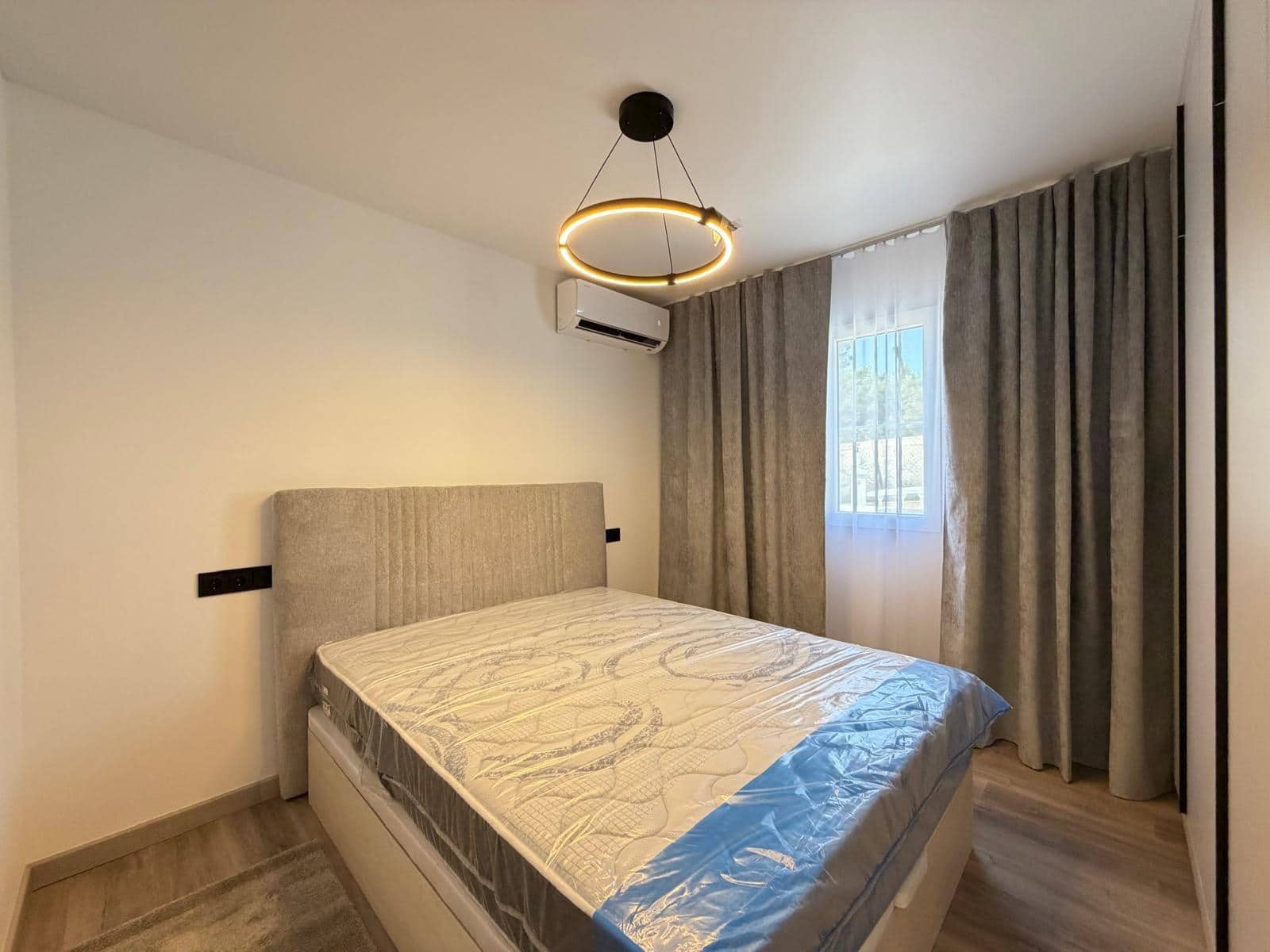 2 Zimmer Reihenhaus zu verkaufen in Torrevieja mit Pool Garage - 249.900 € (Ref: 10035423)