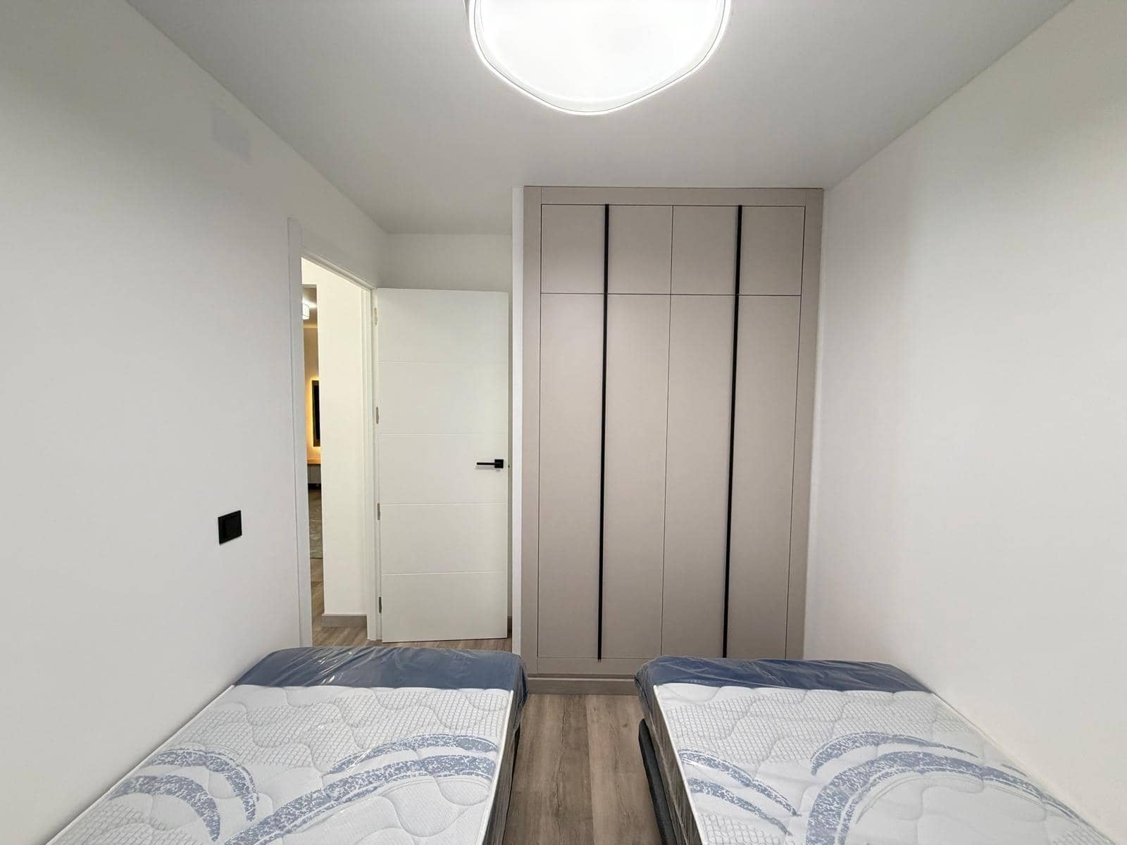 2 Zimmer Reihenhaus zu verkaufen in Torrevieja mit Pool Garage - 249.900 € (Ref: 10035423)