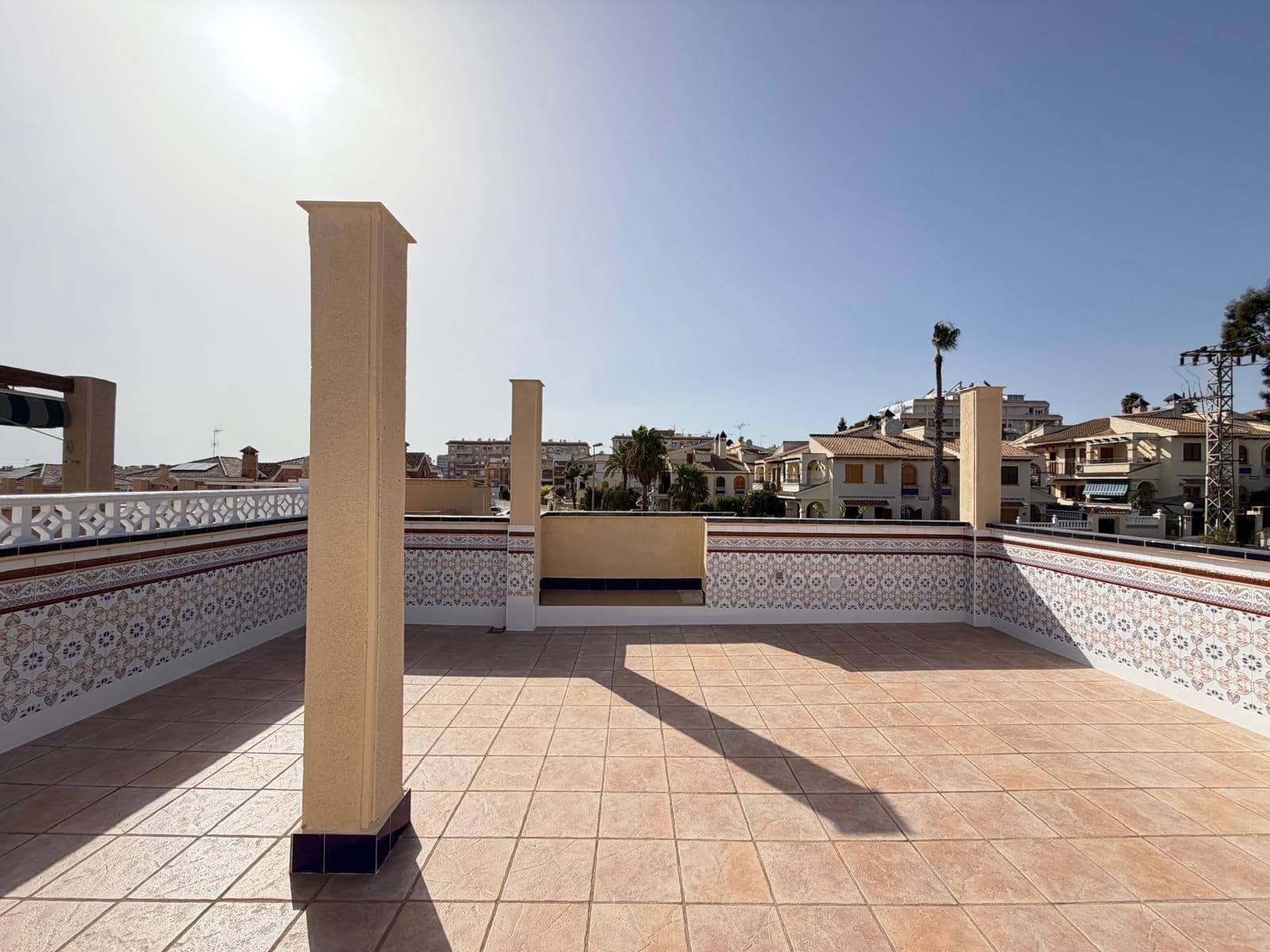 2 Zimmer Reihenhaus zu verkaufen in Torrevieja mit Pool Garage - 249.900 € (Ref: 10035423)