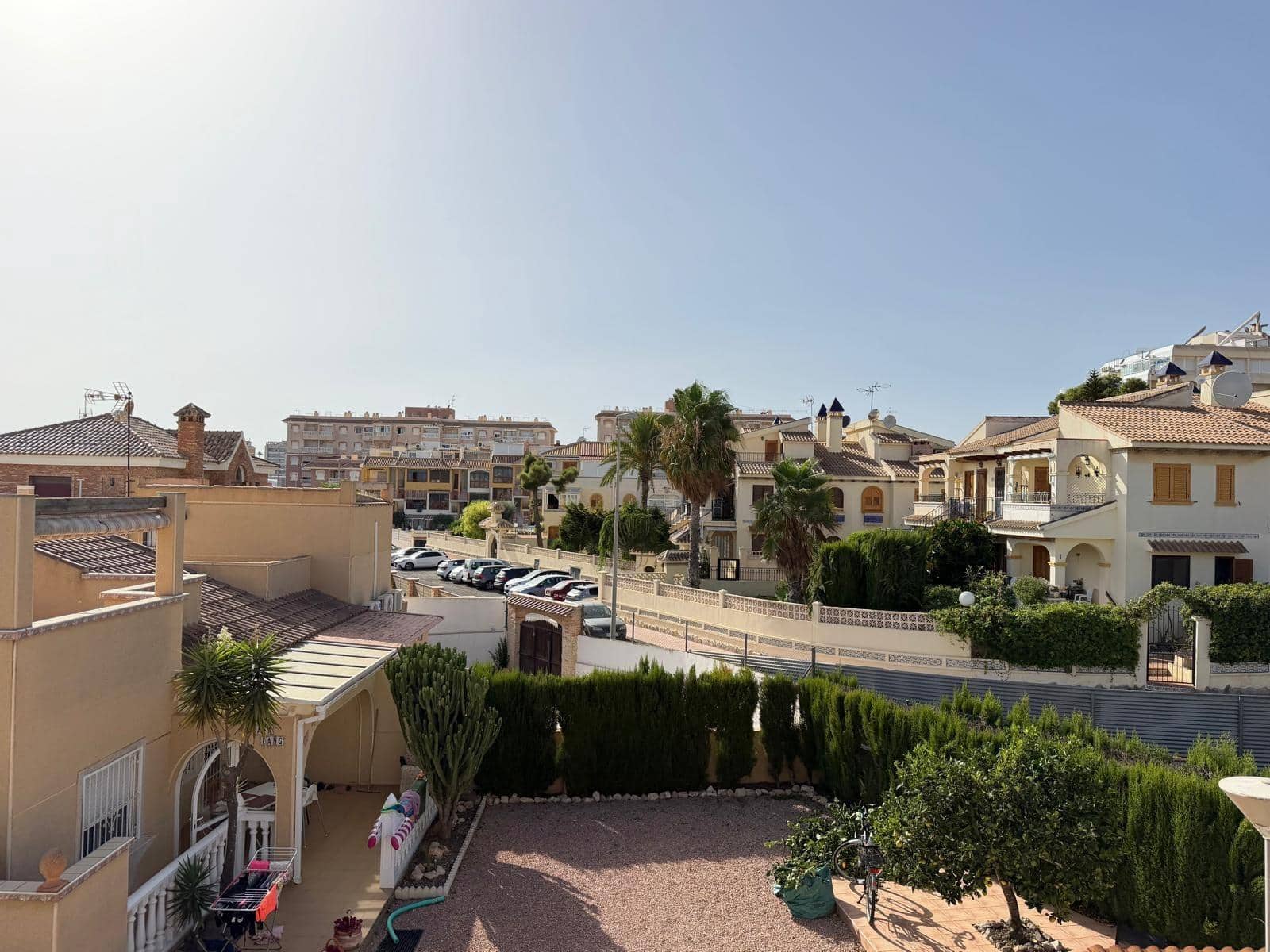 2 Zimmer Reihenhaus zu verkaufen in Torrevieja mit Pool Garage - 249.900 € (Ref: 10035423)
