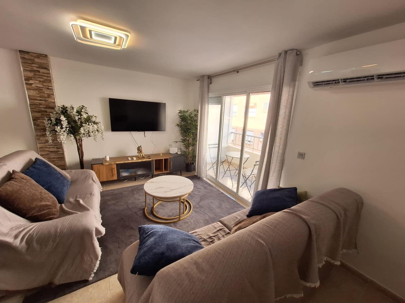 3 slaapkamer Appartement te huur in Torrevieja - € 1.350 (Ref: 10035424)