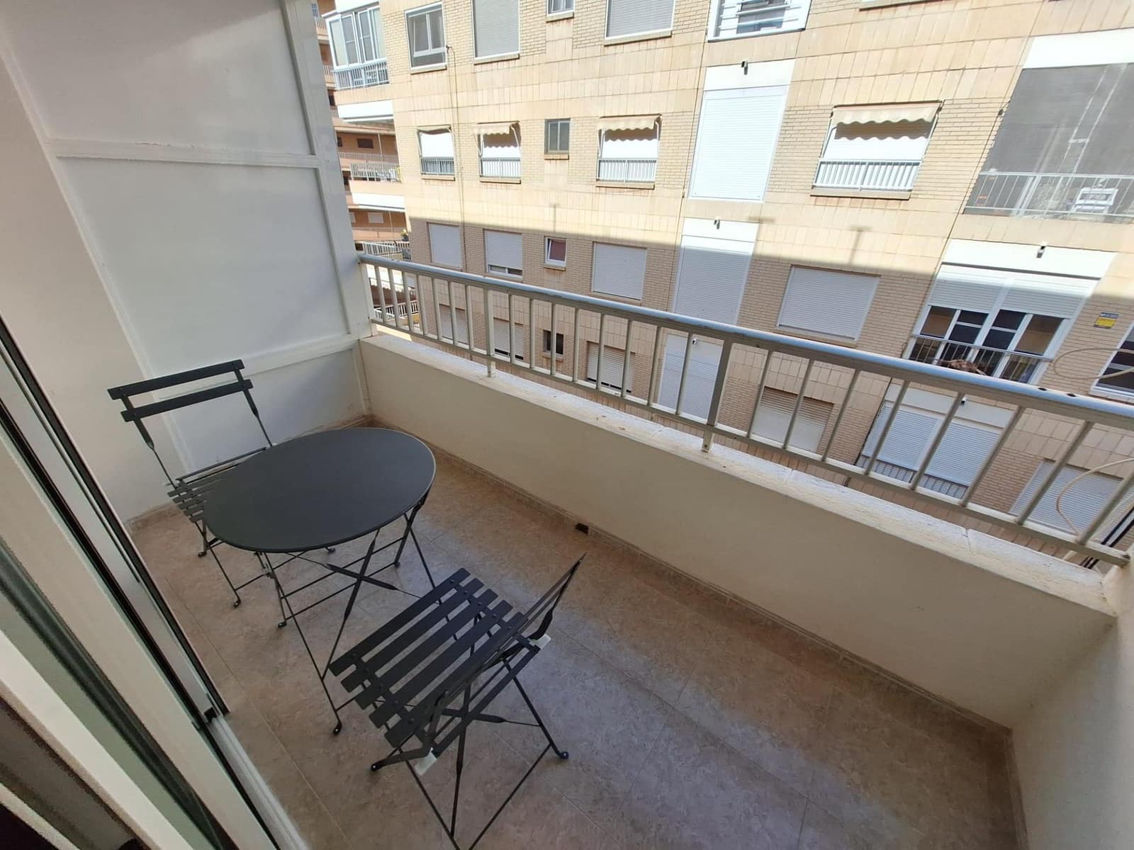 3 slaapkamer Appartement te huur in Torrevieja - € 1.350 (Ref: 10035424)