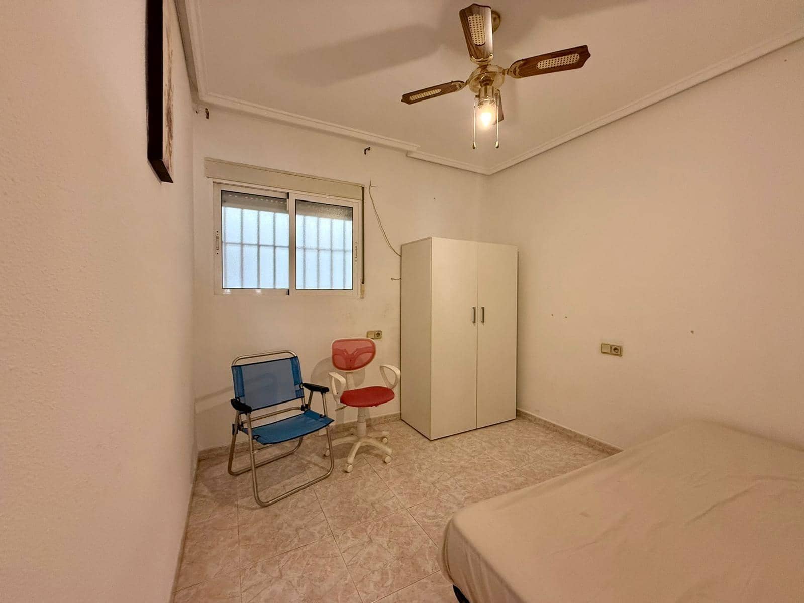 Apartamento de 2 habitaciones en Torrevieja en venta con piscina - 136.900 € (Ref: 10041163)