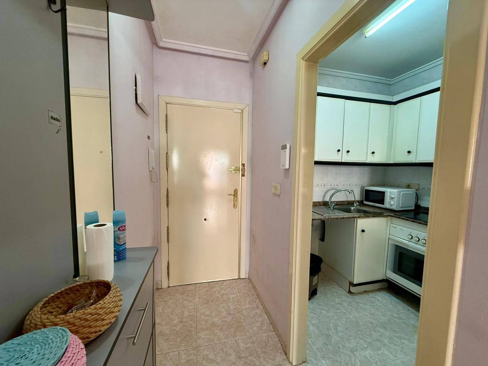 Apartamento de 2 habitaciones en Torrevieja en venta con piscina - 136.900 € (Ref: 10041163)