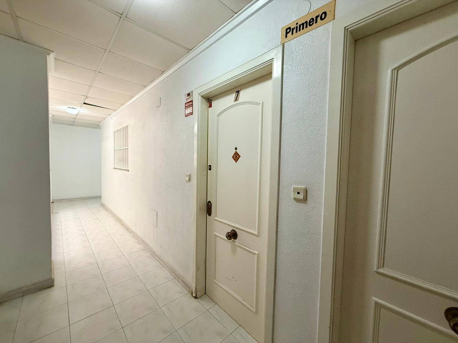 Apartamento de 2 habitaciones en Torrevieja en venta con piscina - 136.900 € (Ref: 10041163)