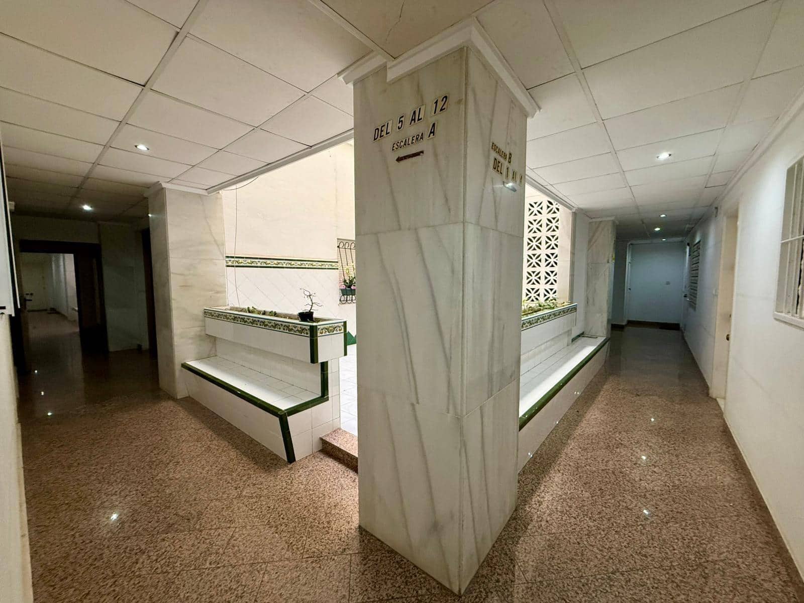 Apartamento de 2 habitaciones en Torrevieja en venta con piscina - 136.900 € (Ref: 10041163)