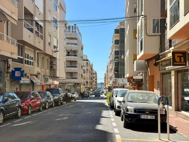 Apartamento de 2 habitaciones en Avenida Habaneras - Curva de Palangre, Torrevieja en venta con piscina - 136.900 € (Ref: 10041163)