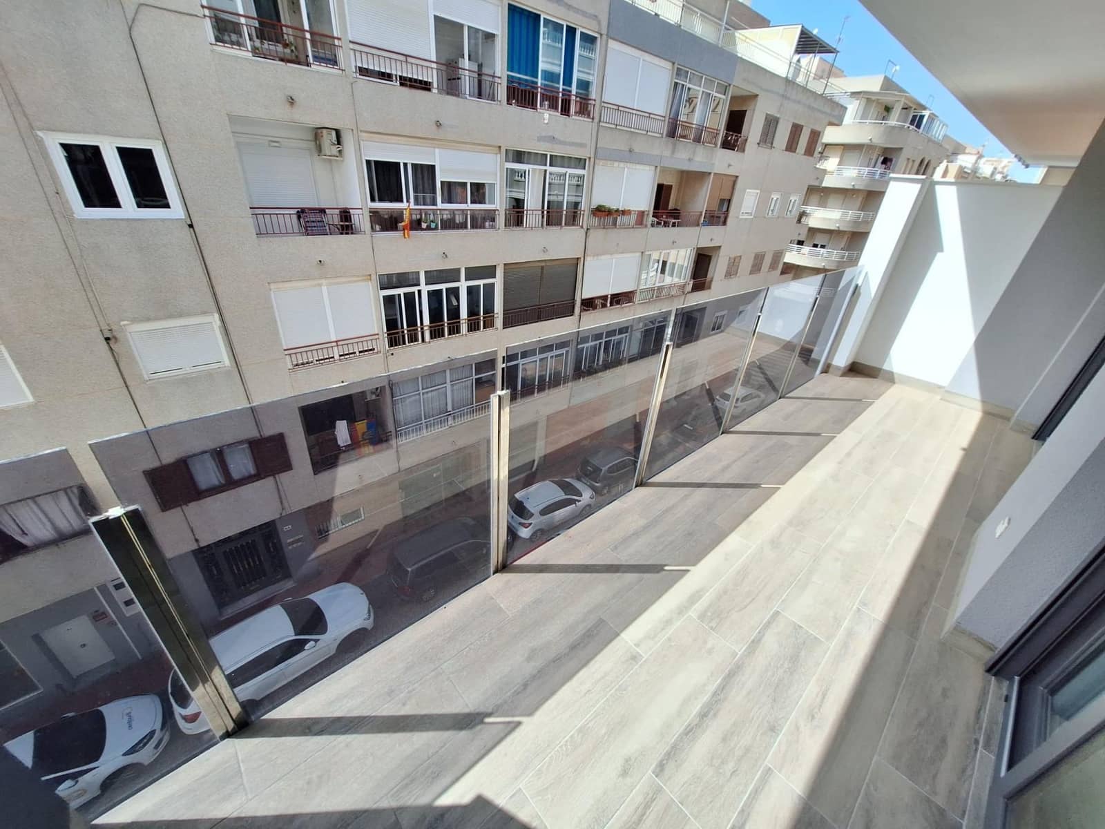 3 sypialnia Apartament do wynajęcia w Torrevieja z basenem garażem - 1 650 € (Ref: 10041164)