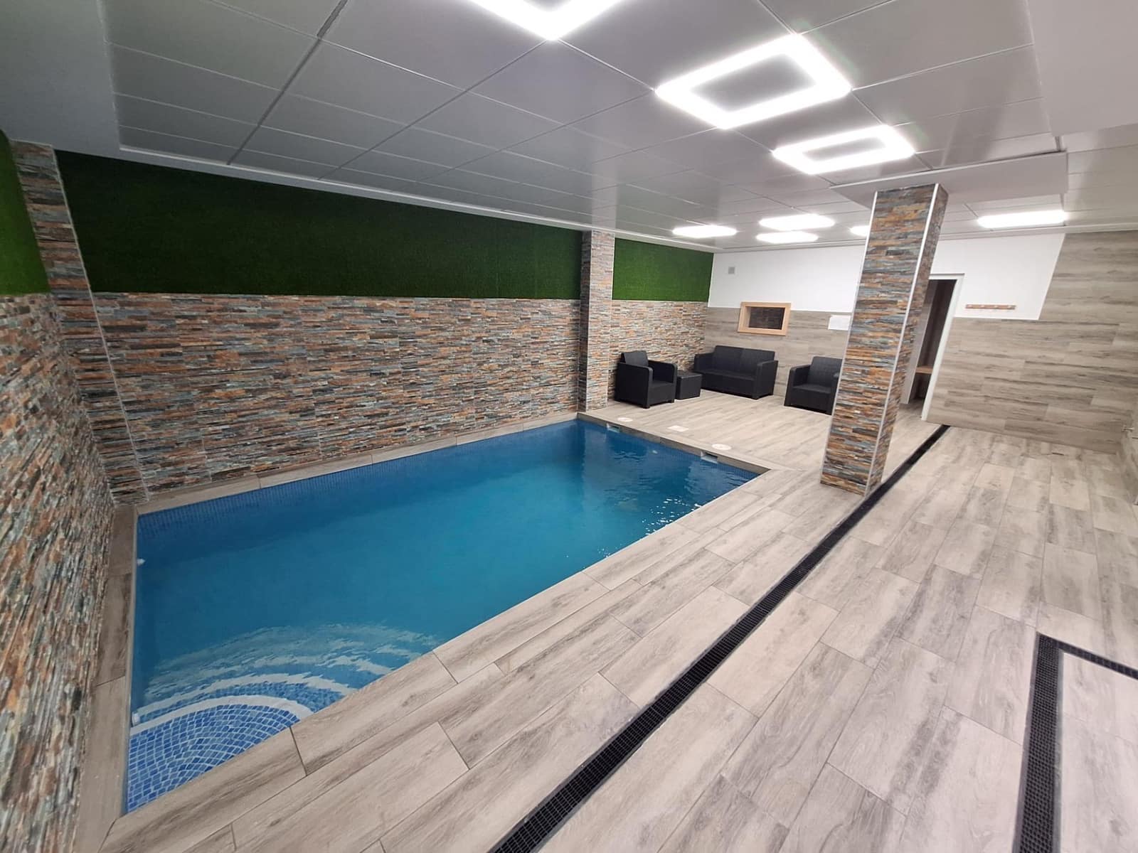 3 sypialnia Apartament do wynajęcia w Torrevieja z basenem garażem - 1 650 € (Ref: 10041164)