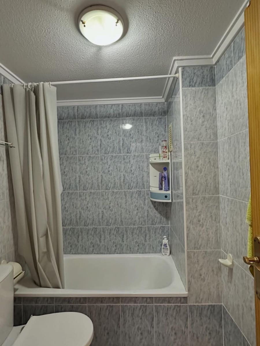 Apartment zu verkaufen in Torrevieja mit Pool - 89.000 € (Ref: 10043053)