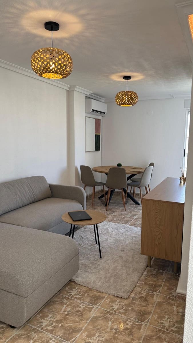 2 sypialnia Penthouse do wynajęcia w Torrevieja - 1 000 € (Ref: 10044848)