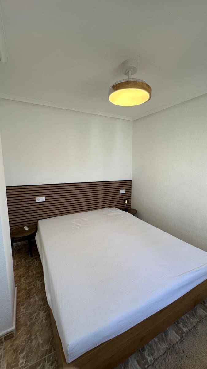 2 sypialnia Penthouse do wynajęcia w Torrevieja - 1 000 € (Ref: 10044848)