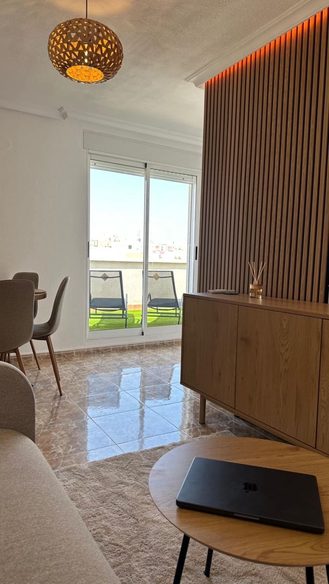 2 sypialnia Penthouse do wynajęcia w Torrevieja - 1 000 € (Ref: 10044848)