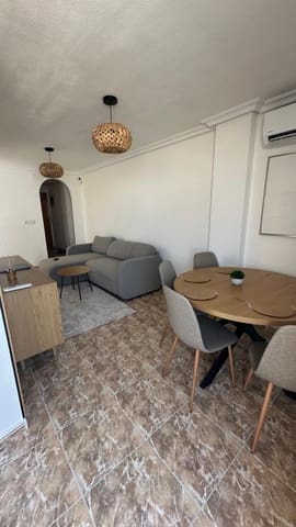 2 makuuhuone Kattohuoneisto vuokrattavana paikassa Torrevieja - 1 000 € (Ref: 10044848)