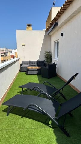 2 makuuhuone Kattohuoneisto vuokrattavana paikassa Torrevieja - 1 000 € (Ref: 10044848)