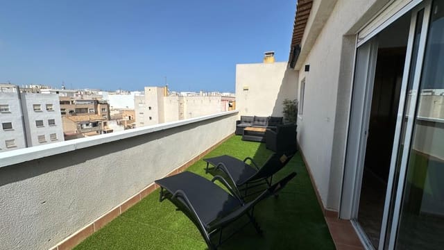 2 makuuhuone Kattohuoneisto vuokrattavana paikassa Torrevieja - 1 000 € (Ref: 10044848)
