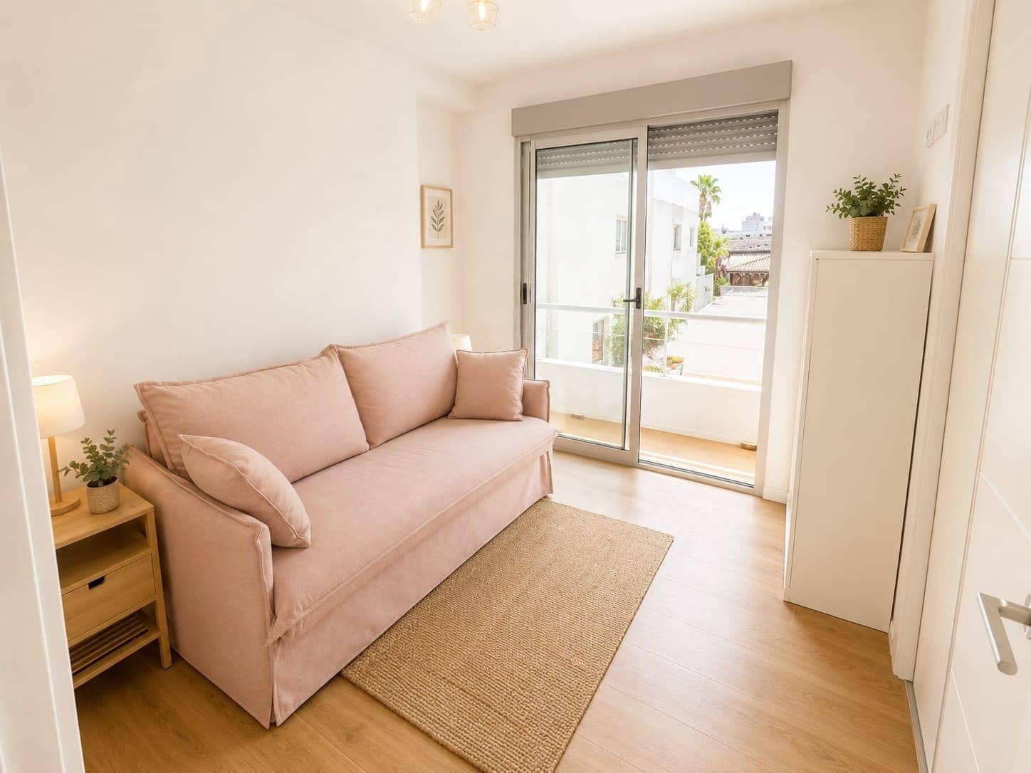 5 bedroom Villa for rent in Playa de San Juan with pool garage - € 4,500 (Ref: 10044849)