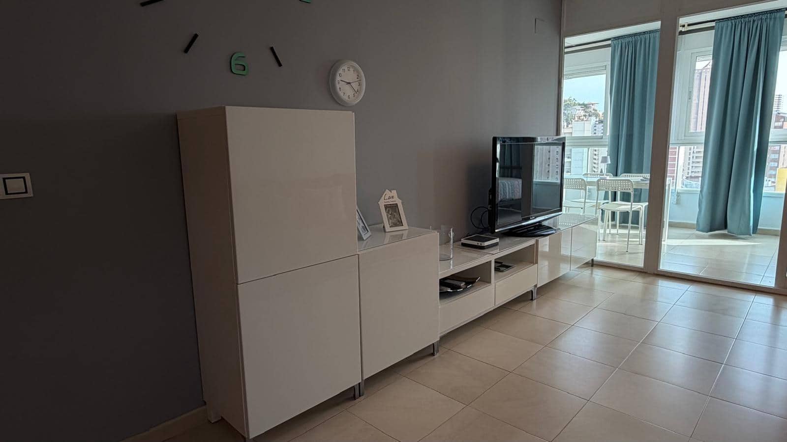 1 sypialnia Apartament do wynajęcia w Benidorm z basenem garażem - 1 200 € (Ref: 10044850)