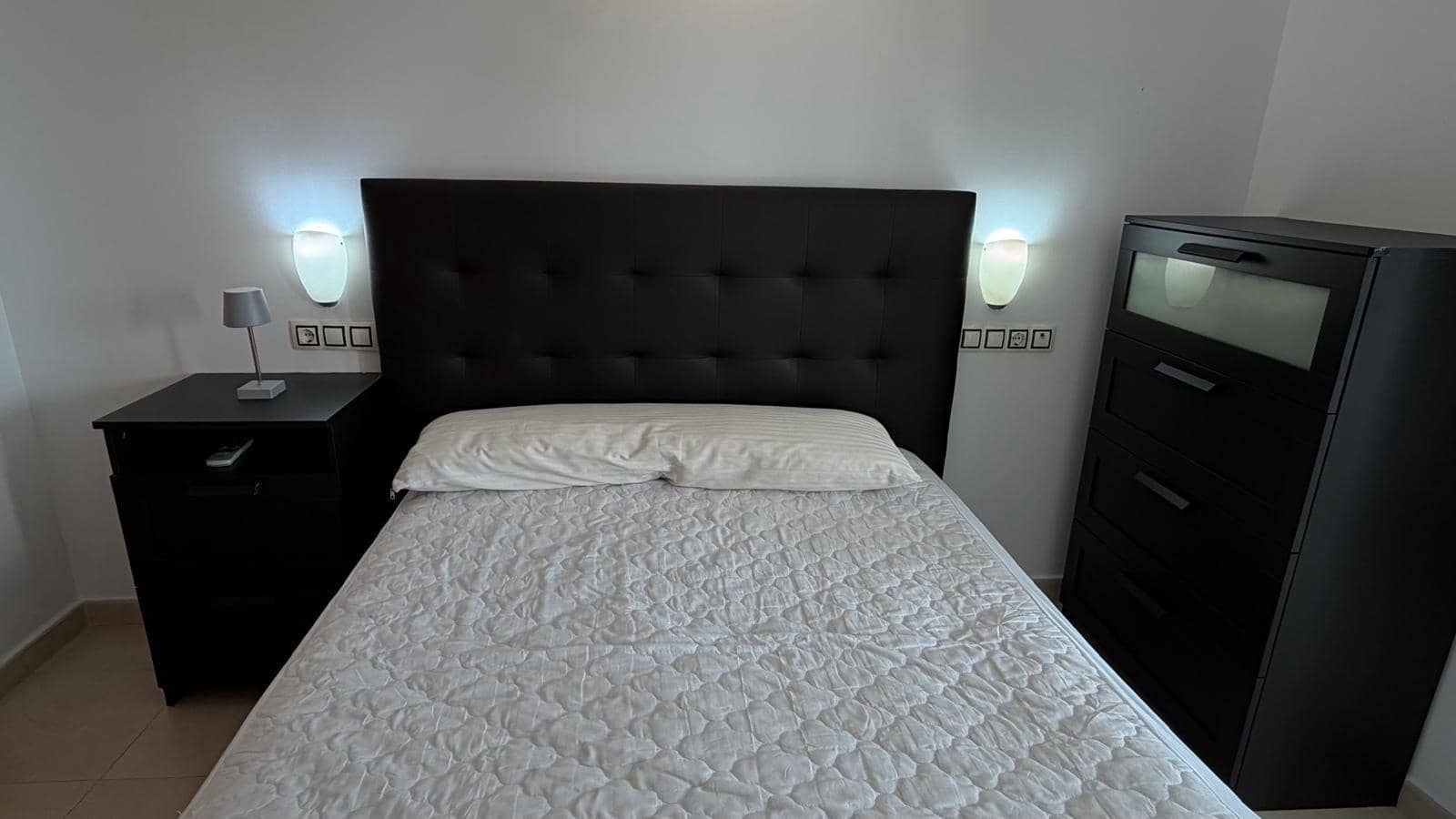 1 sypialnia Apartament do wynajęcia w Benidorm z basenem garażem - 1 200 € (Ref: 10044850)