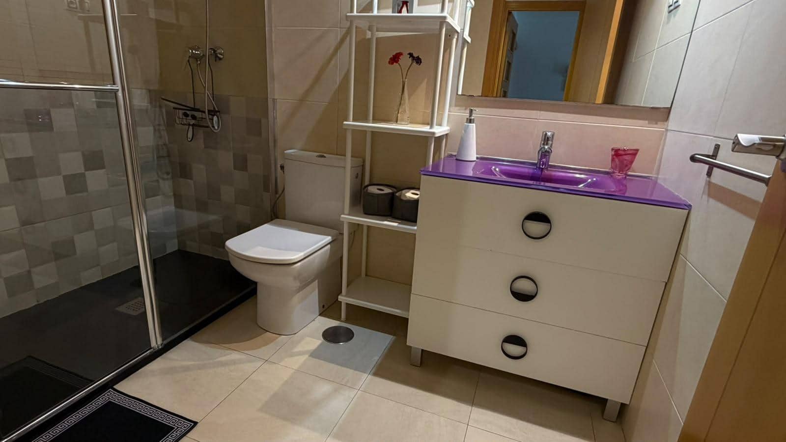 1 bedroom Apartment for rent in Benidorm with pool garage - € 1,200 (Ref: 10044850)