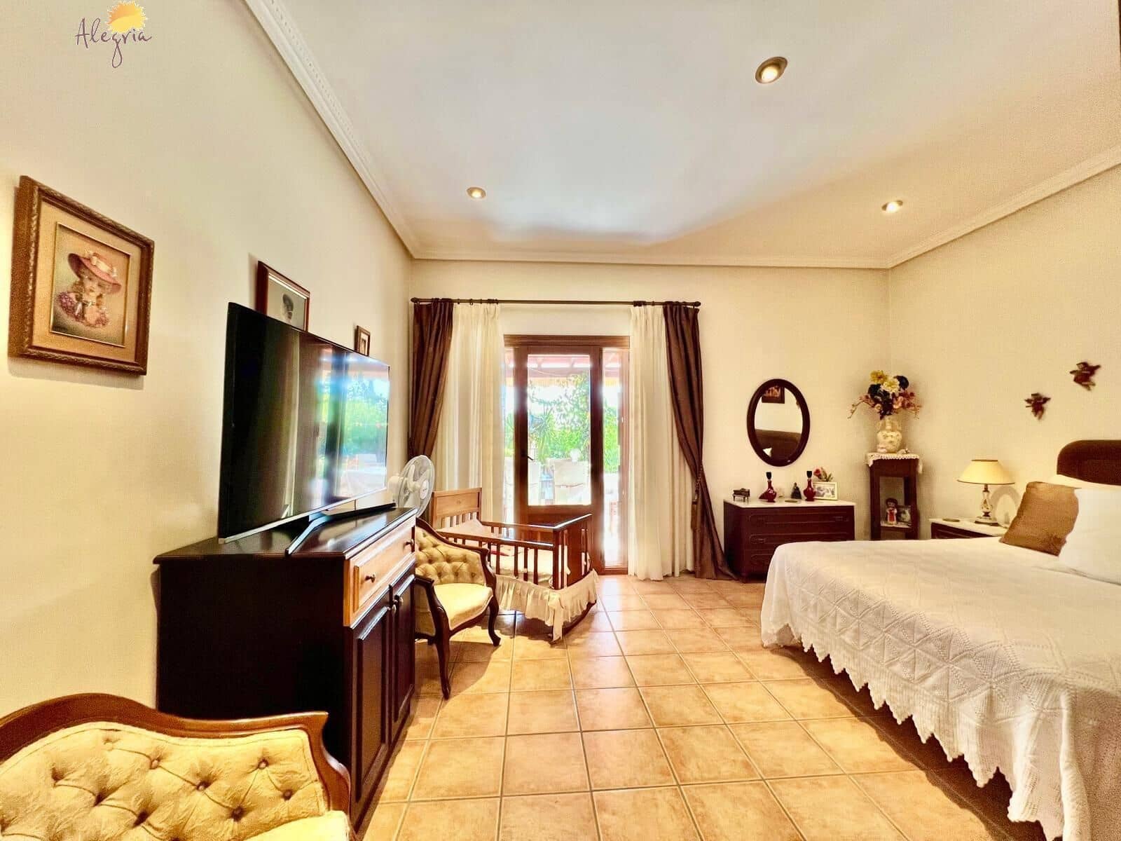 4 bedroom Villa for sale in Daya Vieja with pool garage - € 850,000 (Ref: 10044851)