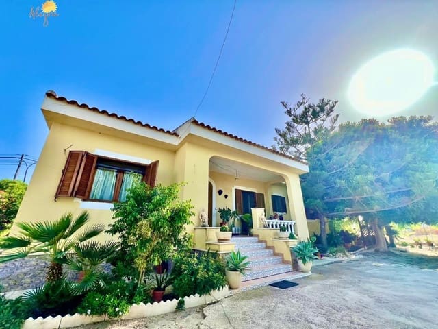 Chalet de 4 habitaciones en Daya Vieja en venta con piscina garaje - 850.000 € (Ref: 10044851)