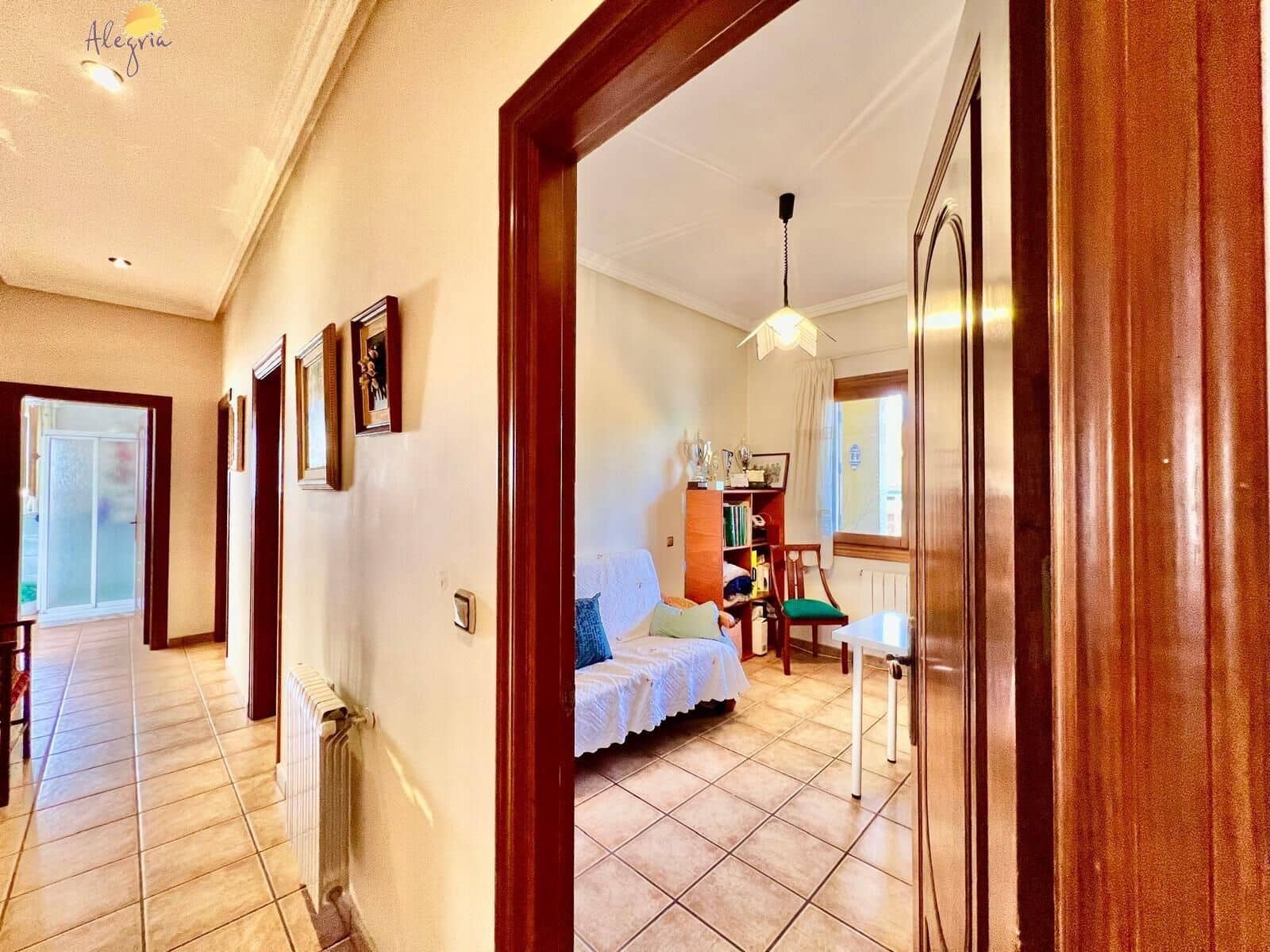 4 bedroom Villa for sale in Daya Vieja with pool garage - € 850,000 (Ref: 10044851)
