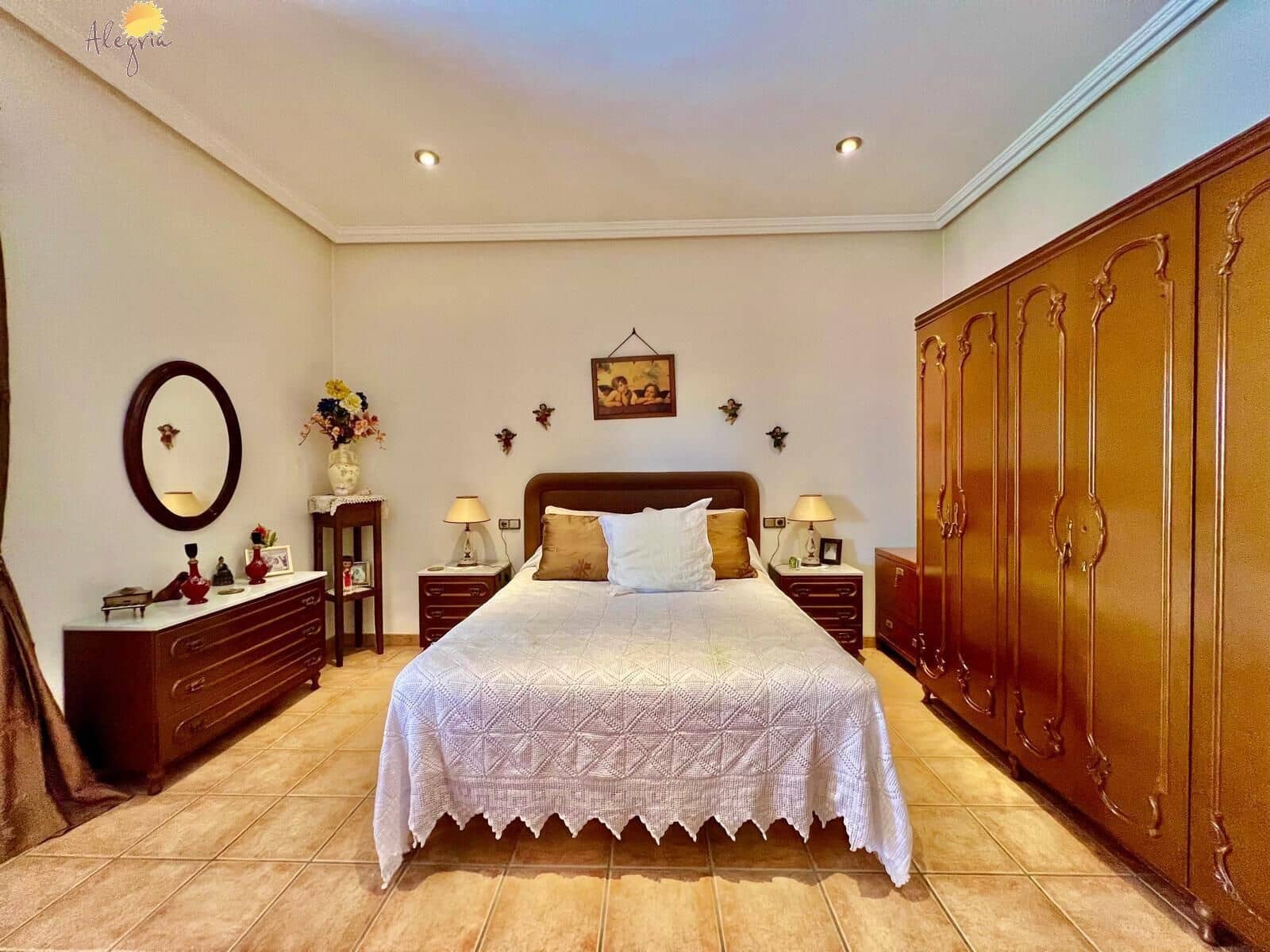 4 bedroom Villa for sale in Daya Vieja with pool garage - € 850,000 (Ref: 10044851)