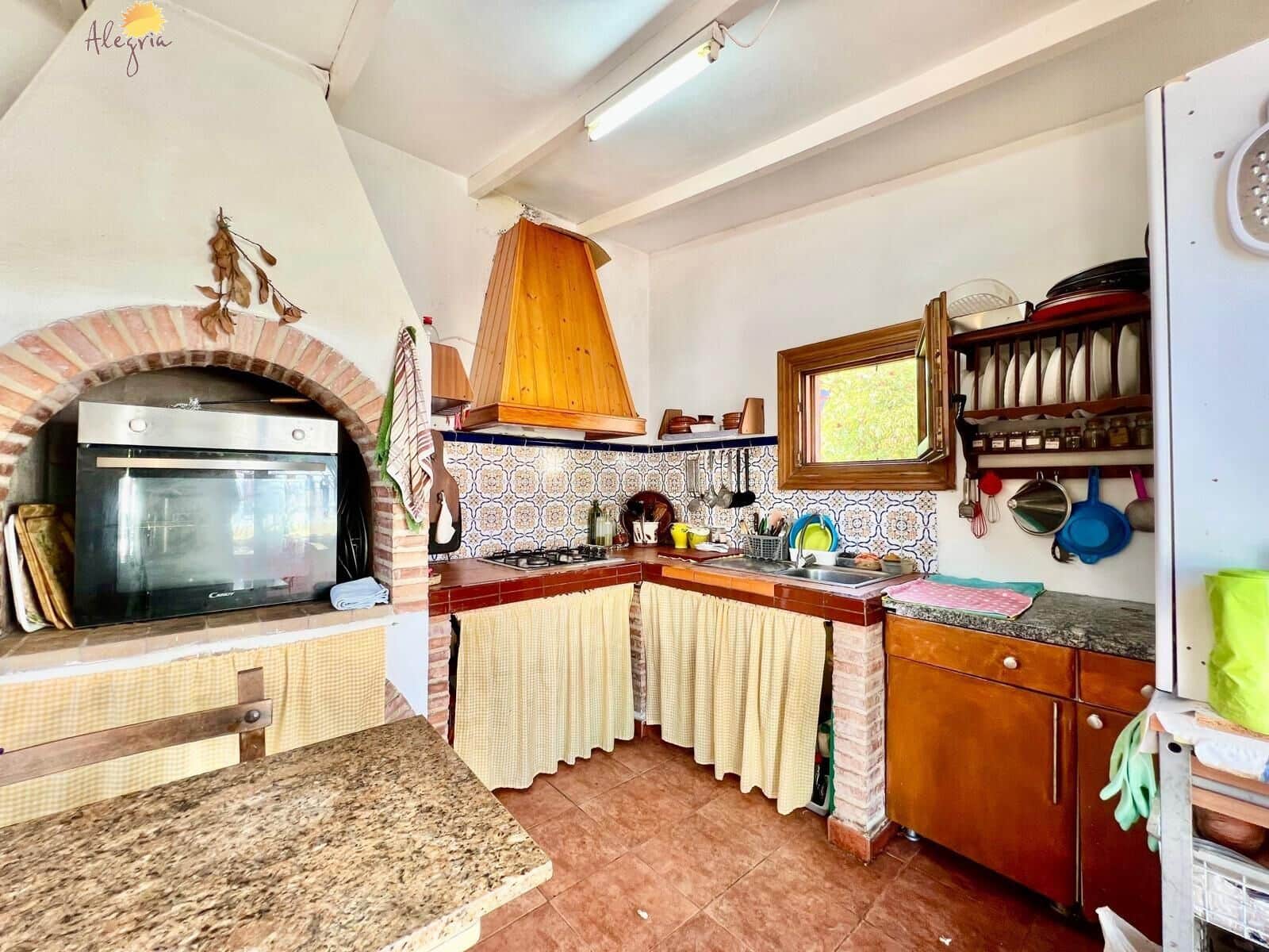 4 bedroom Villa for sale in Daya Vieja with pool garage - € 850,000 (Ref: 10044851)