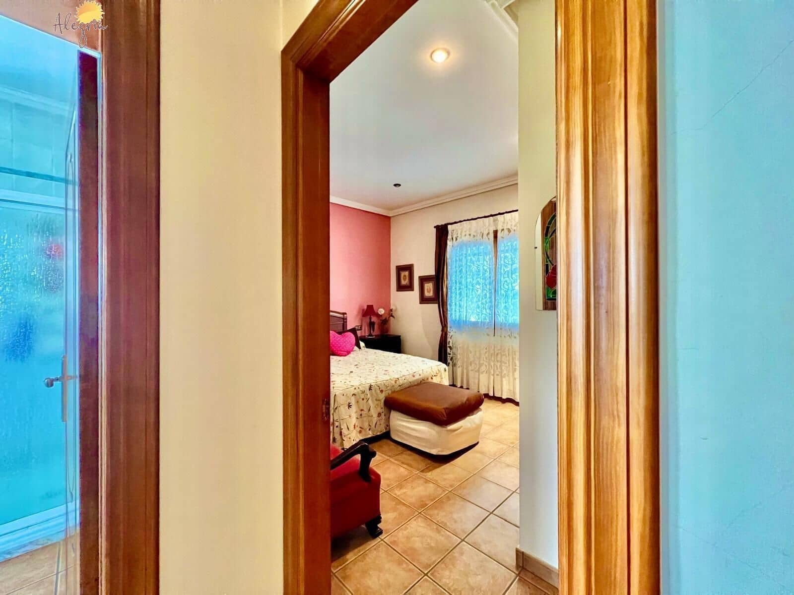 4 bedroom Villa for sale in Daya Vieja with pool garage - € 850,000 (Ref: 10044851)