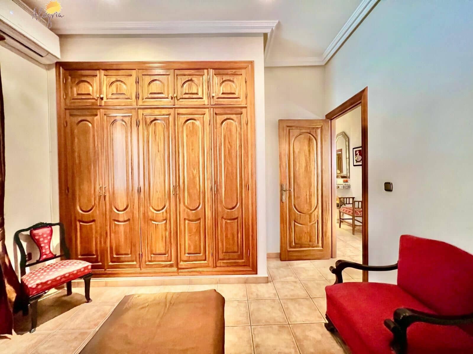 4 bedroom Villa for sale in Daya Vieja with pool garage - € 850,000 (Ref: 10044851)