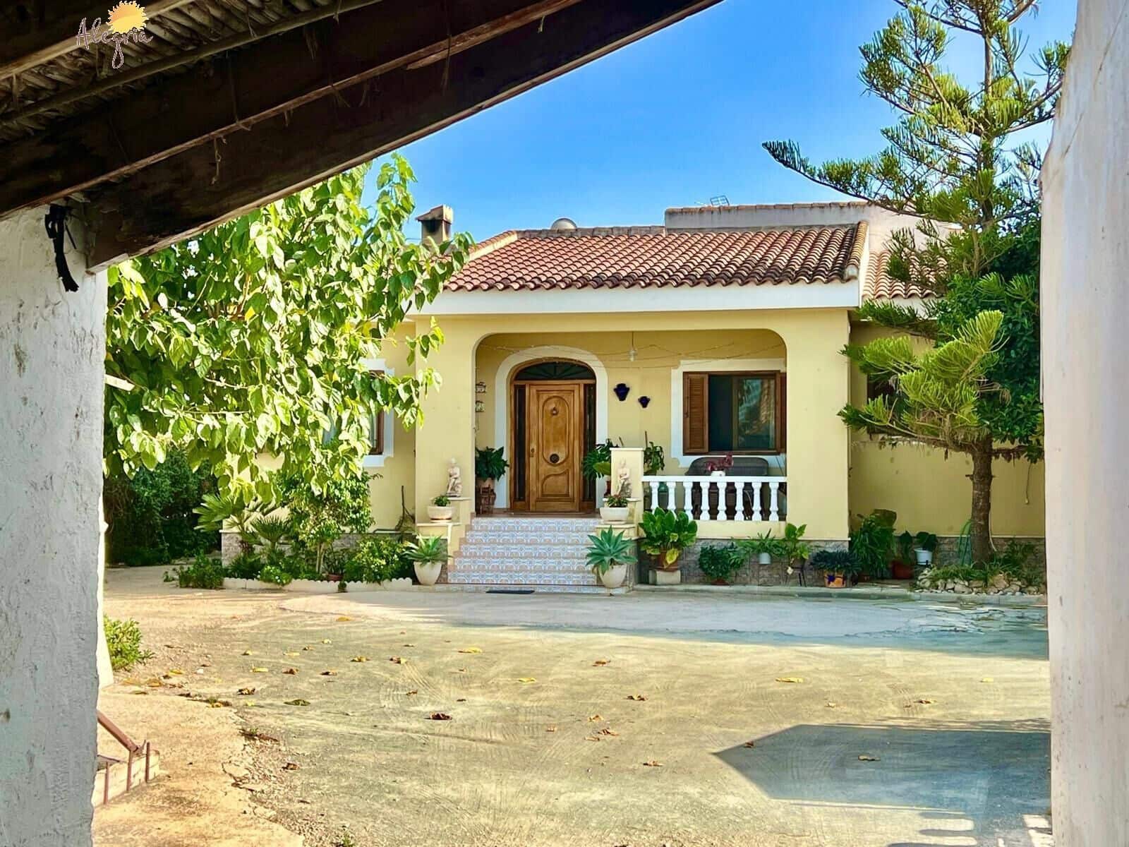 4 bedroom Villa for sale in Daya Vieja with pool garage - € 850,000 (Ref: 10044851)