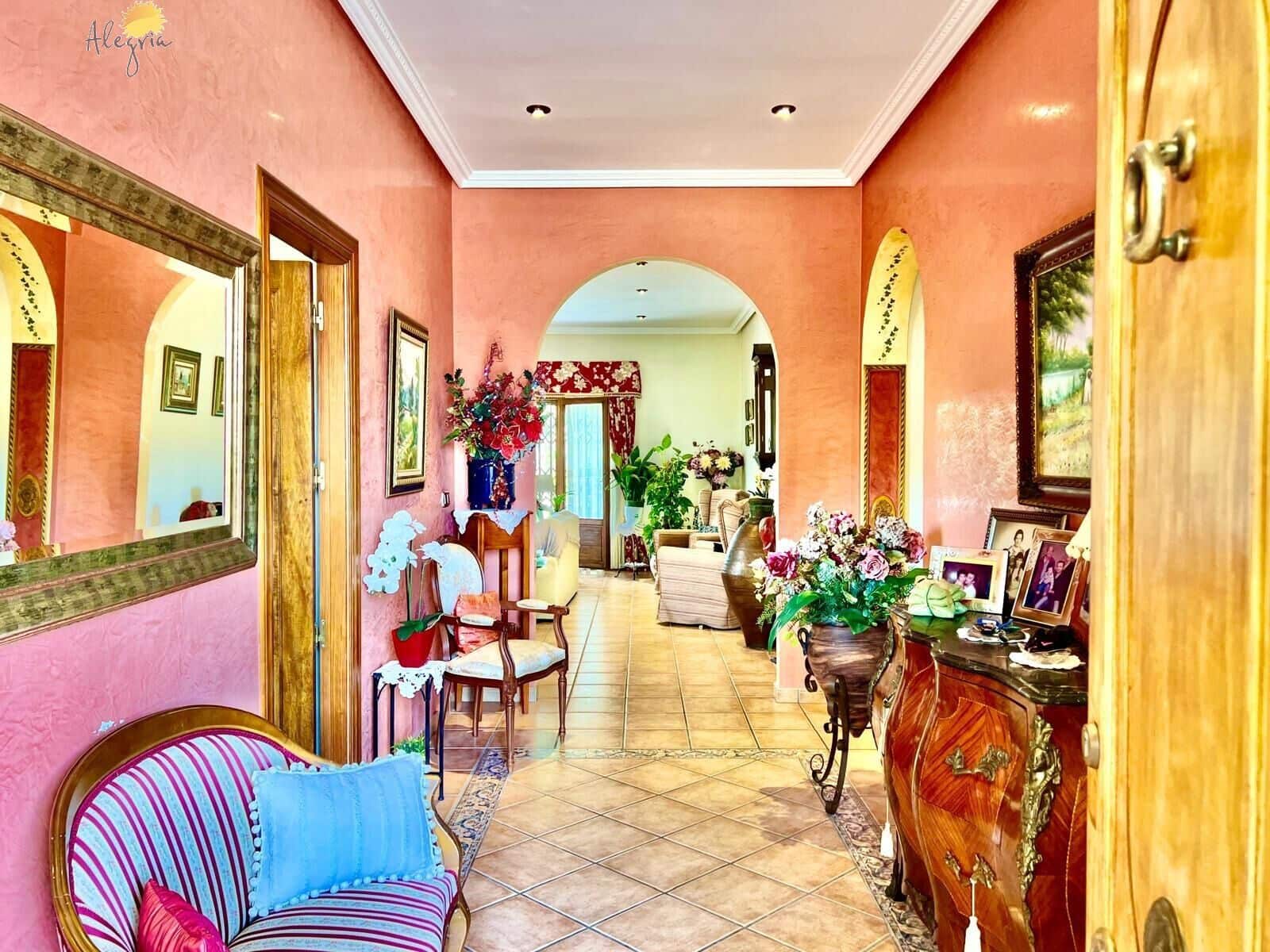 4 bedroom Villa for sale in Daya Vieja with pool garage - € 850,000 (Ref: 10044851)