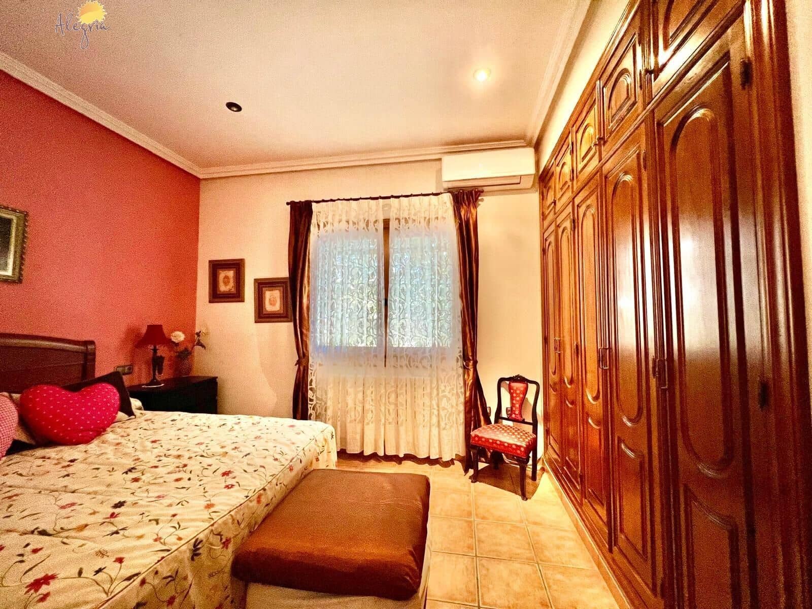 4 bedroom Villa for sale in Daya Vieja with pool garage - € 850,000 (Ref: 10044851)