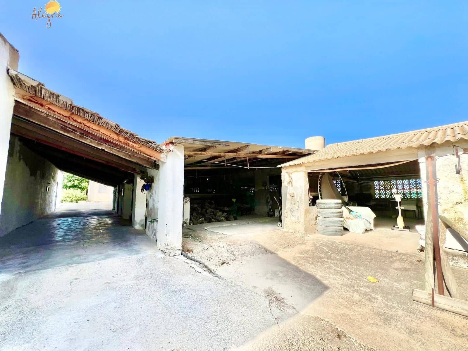 4 bedroom Villa for sale in Daya Vieja with pool garage - € 850,000 (Ref: 10044851)
