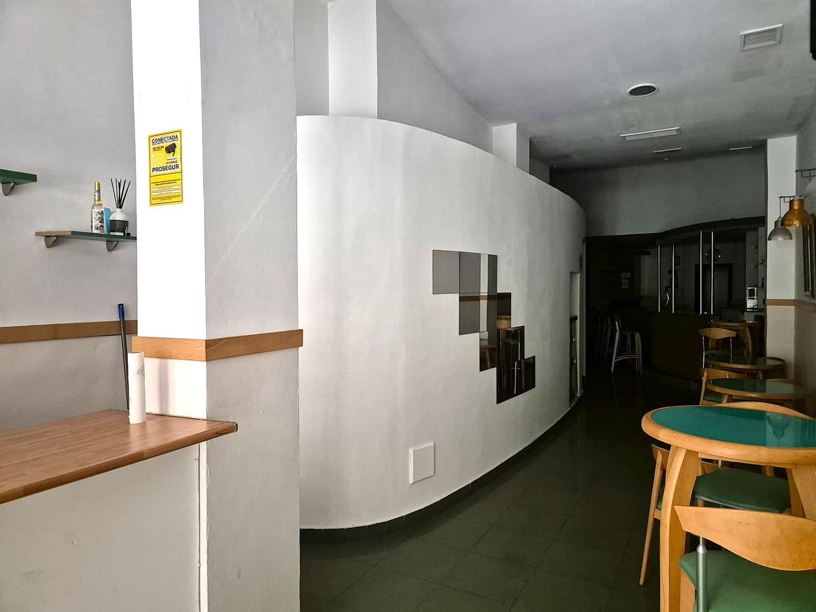 Kommersiell til salgs i Alicante by - € 156 000 (Ref: 10044853)
