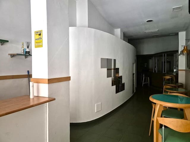 Kommersiell til salgs i Alicante by - € 156 000 (Ref: 10044853)