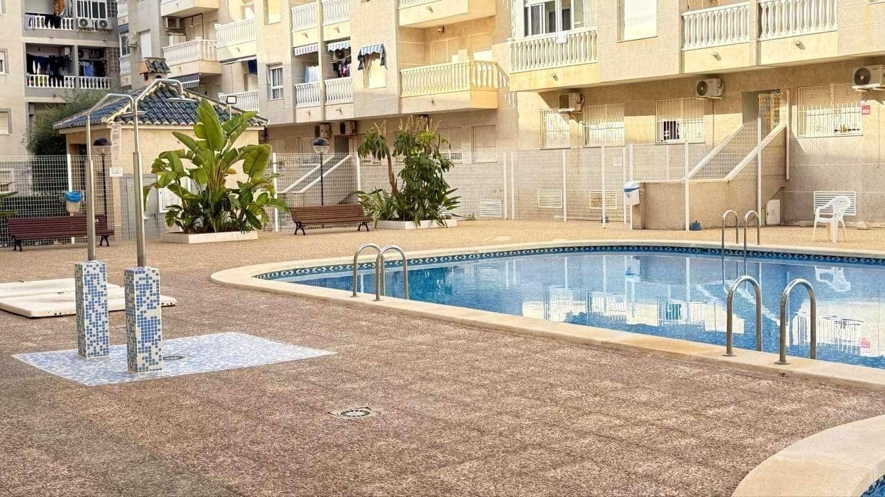 1 soveværelse Lejlighed til salg i Torrevieja med swimmingpool - € 159.900 (Ref: 10047354)