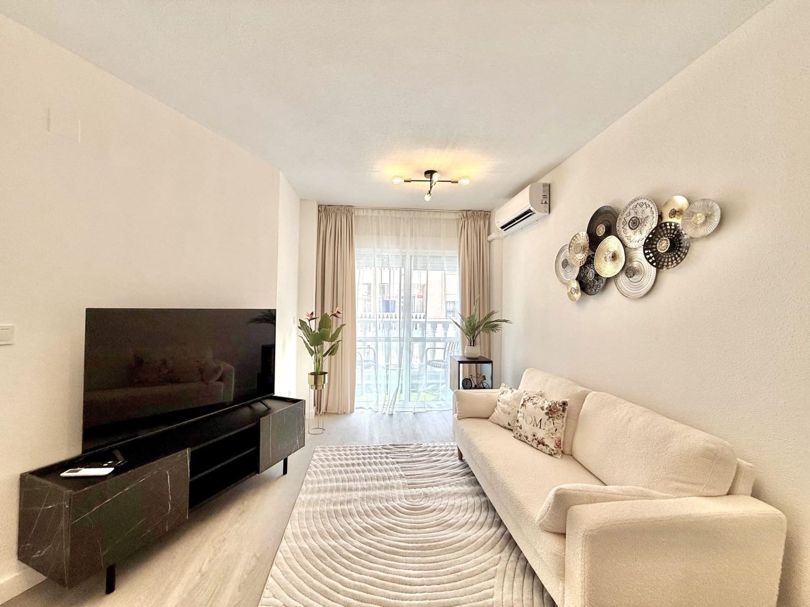 1 soveværelse Lejlighed til salg i Torrevieja med swimmingpool - € 159.900 (Ref: 10047354)