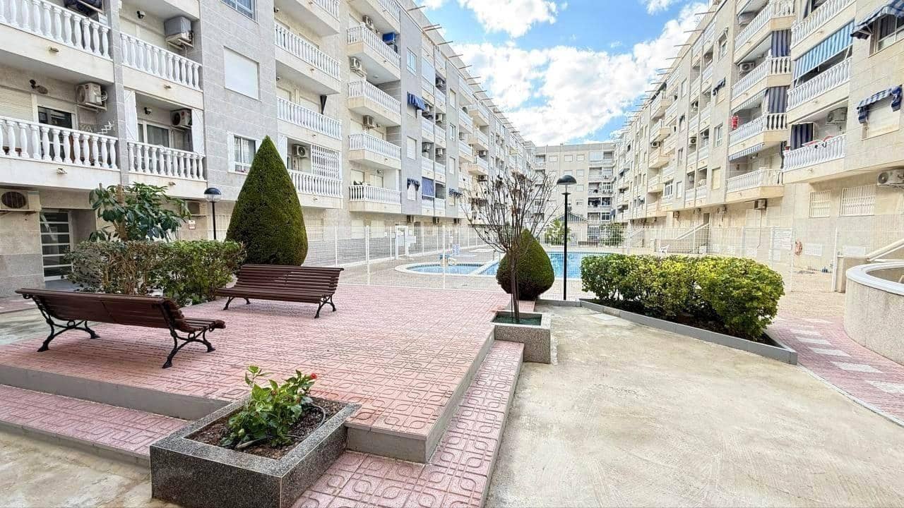 1 soveværelse Lejlighed til salg i Torrevieja med swimmingpool - € 159.900 (Ref: 10047354)