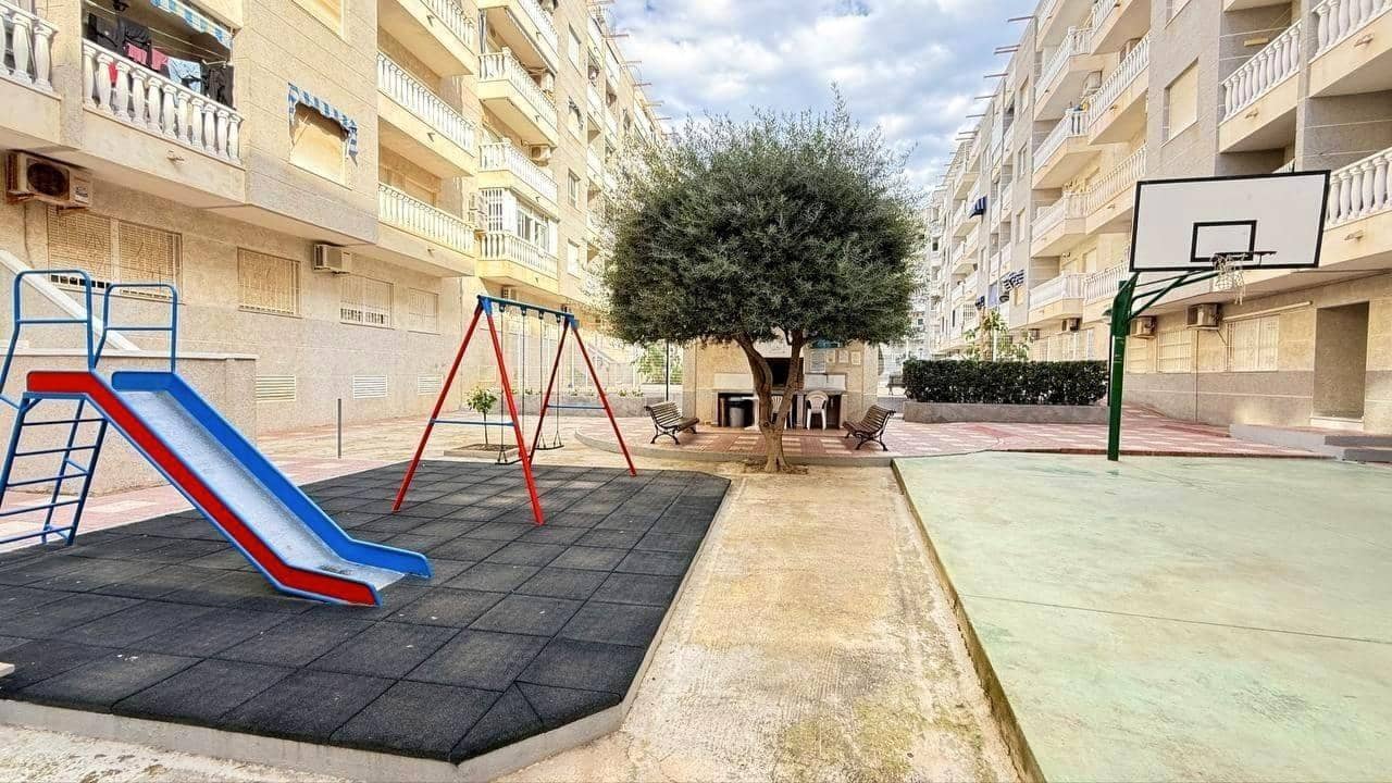 1 soveværelse Lejlighed til salg i Torrevieja med swimmingpool - € 159.900 (Ref: 10047354)