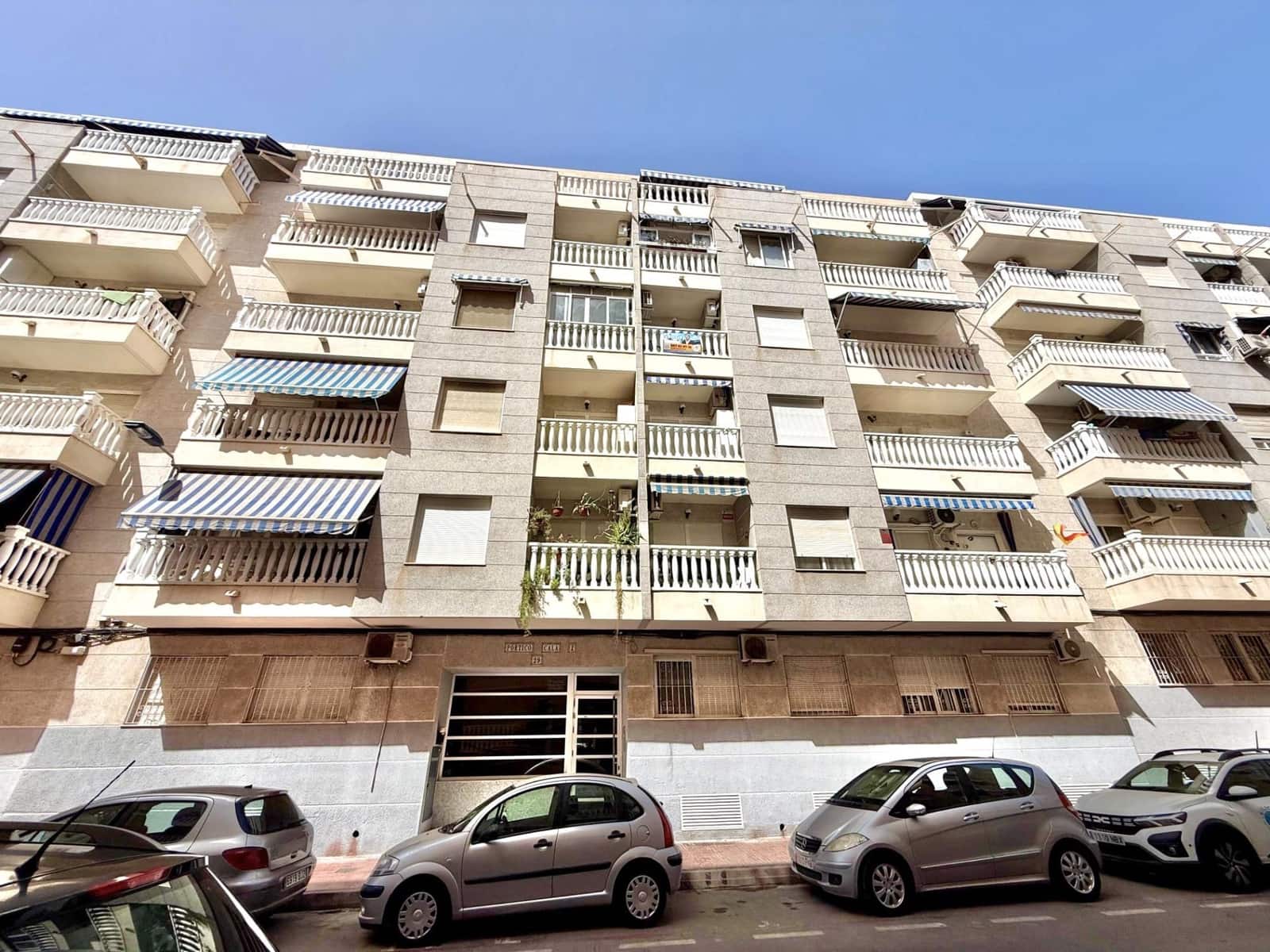 1 soveværelse Lejlighed til salg i Torrevieja med swimmingpool - € 159.900 (Ref: 10047354)