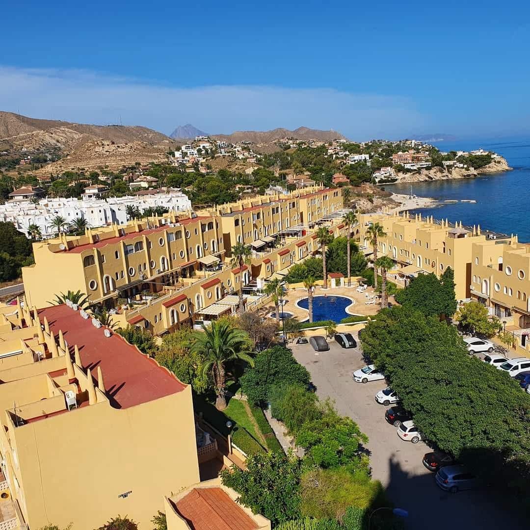 4 soverom Rekkehus til leie i El Campello med svømmebasseng garasje - € 2 000 (Ref: 10047355)