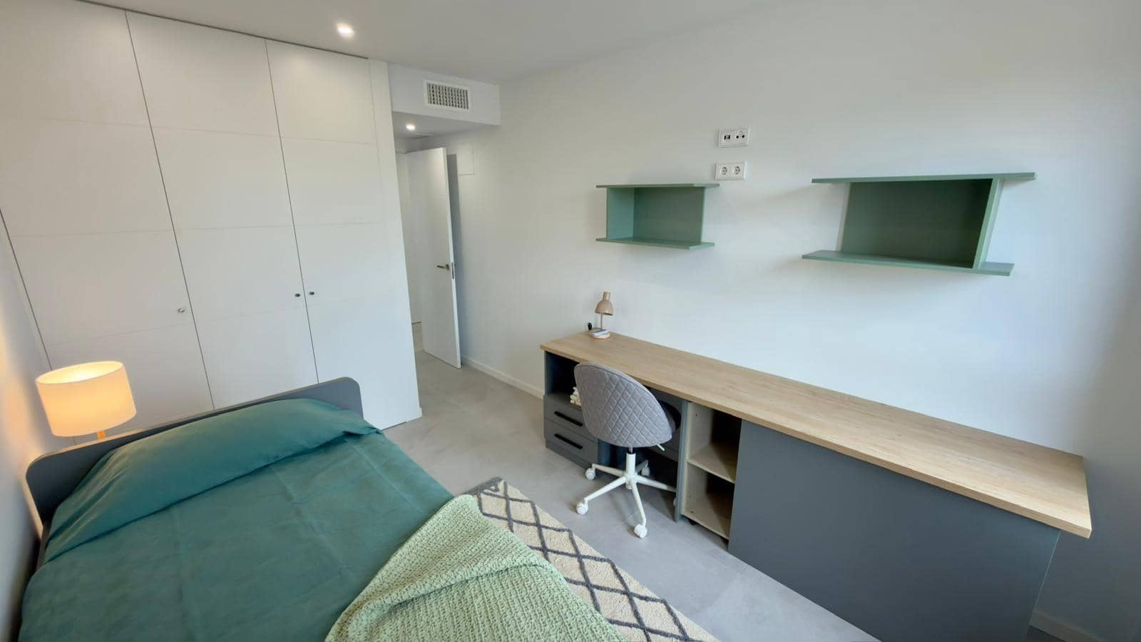 3 Zimmer Apartment zu vermieten in Finestrat mit Pool Garage - 2.100 € (Ref: 10047356)